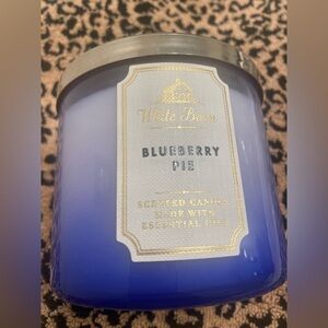 White Barn Blueberry Pie Candle - Blue and Silver